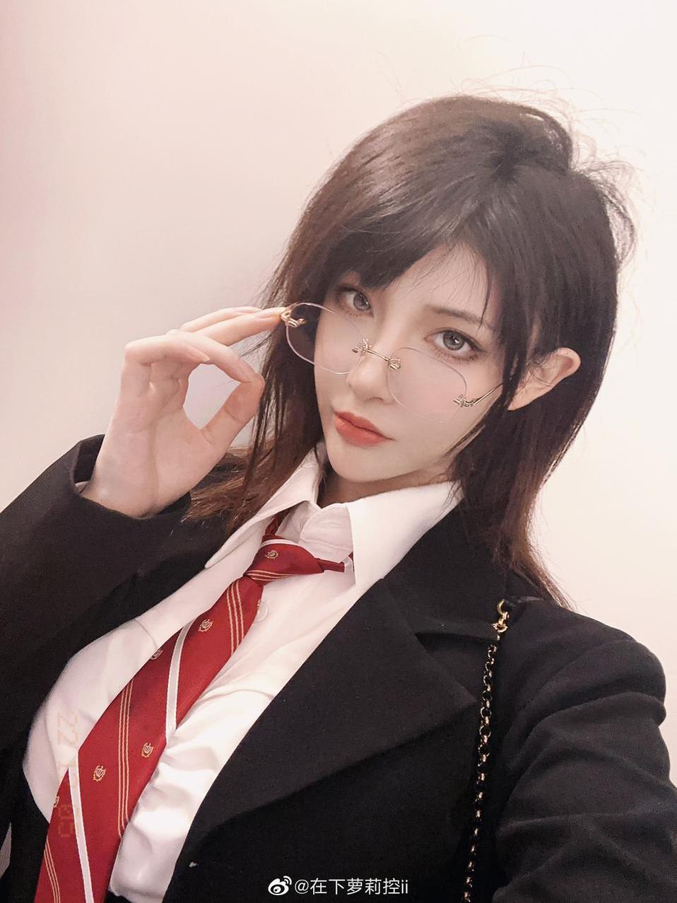 独家cosplay作品，精彩献上！在下萝莉控ii微博等你来支持